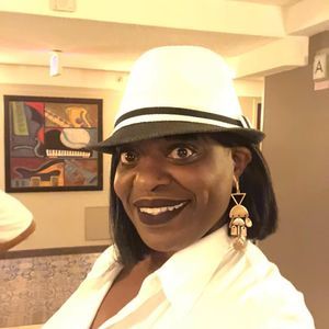 Meet your Posher, Eva